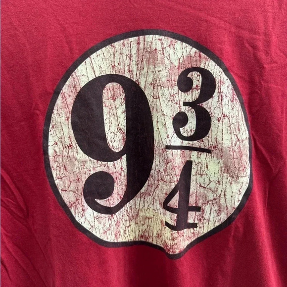 Universal Studios Harry Potter 9 3/4 T-shirt - Picture 2 of 6